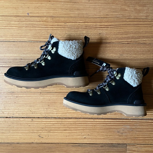 NWT Sorel Hi-Line Lace-Up Cozy Hiker Booties in Black and Tawny Buff Sz 5.🌻 - Picture 9 of 13